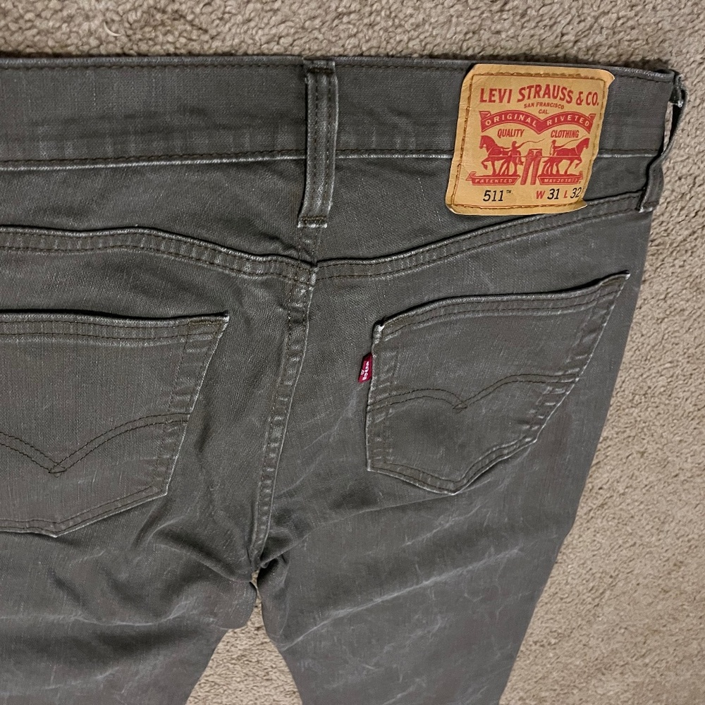 Levi’s 511 Khakis 31x32